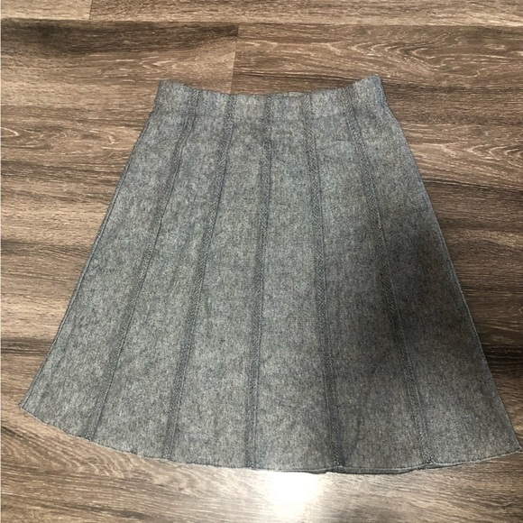 Chelsea & Theodore Dresses & Skirts - Chelsea & Theodore Gray Ribbed Knit A-Line Skirt - Size S - Versatile & Comfy!